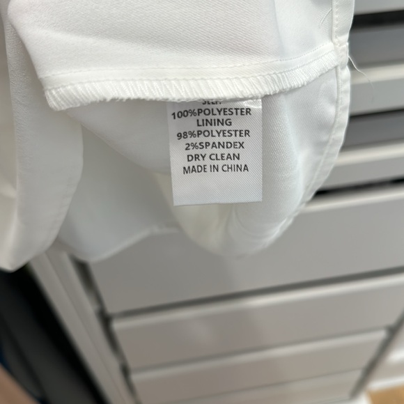 TCEC bubble sleeve blouse - Picture 3 of 4